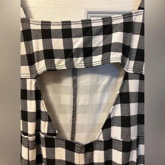 Forever 21 Black & White Gingham Sweetheart Neckline Romper - Picture 14 of 14